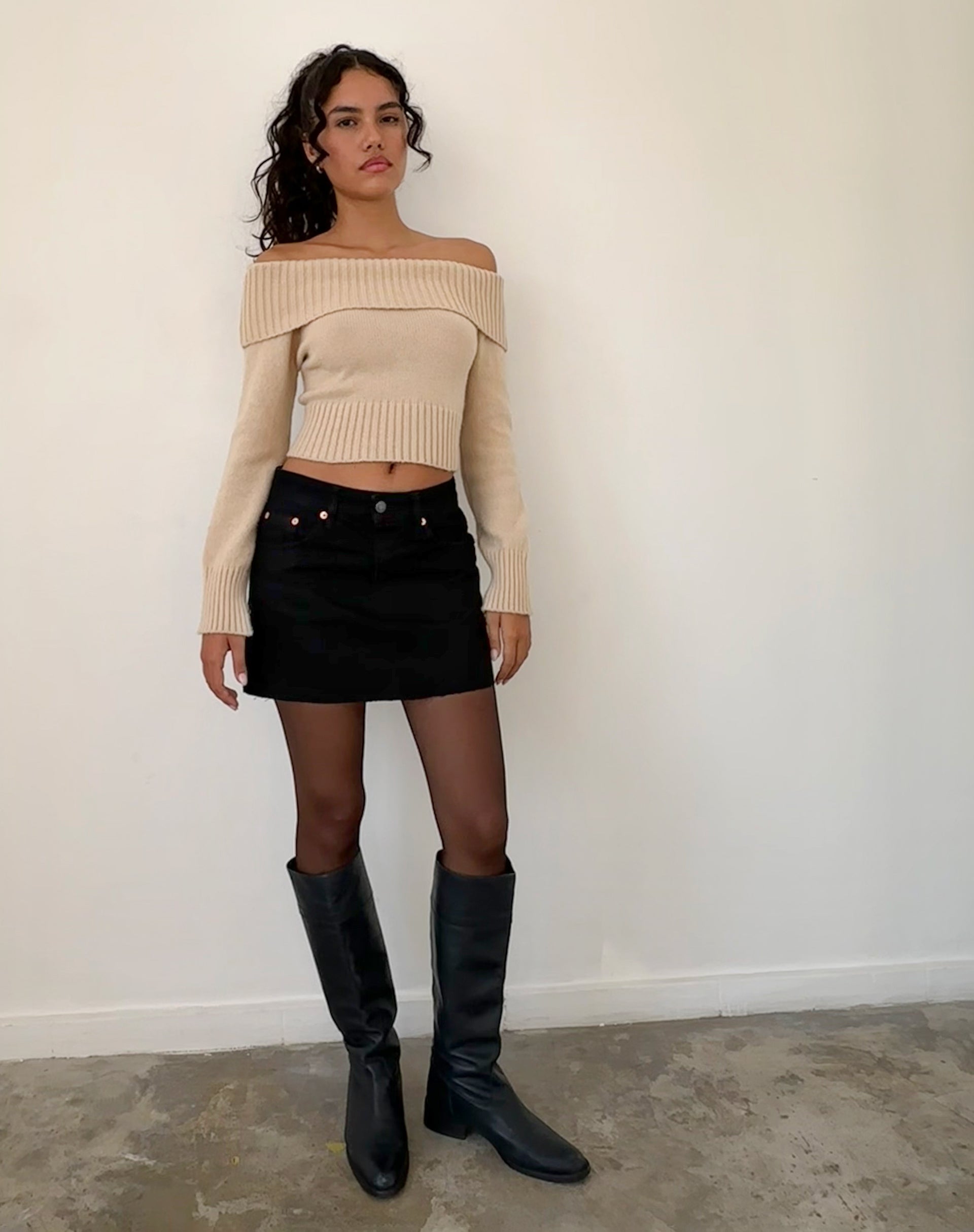 Black denim 2024 mini skirt outfit