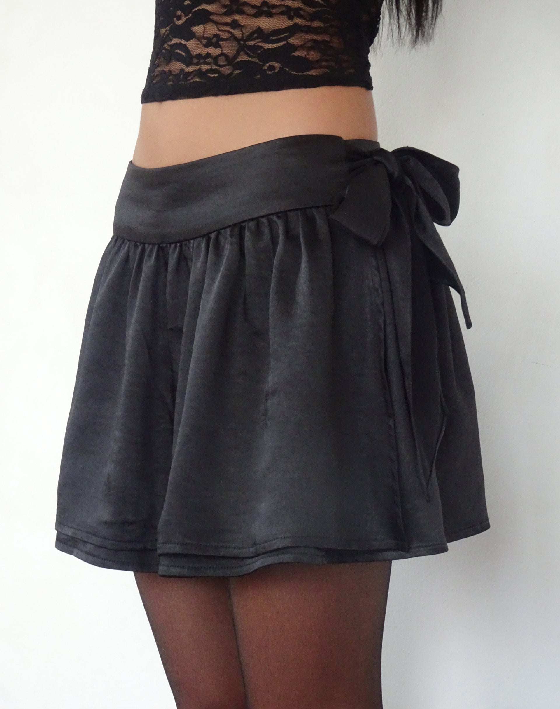 Black mini outlet skirt wrap