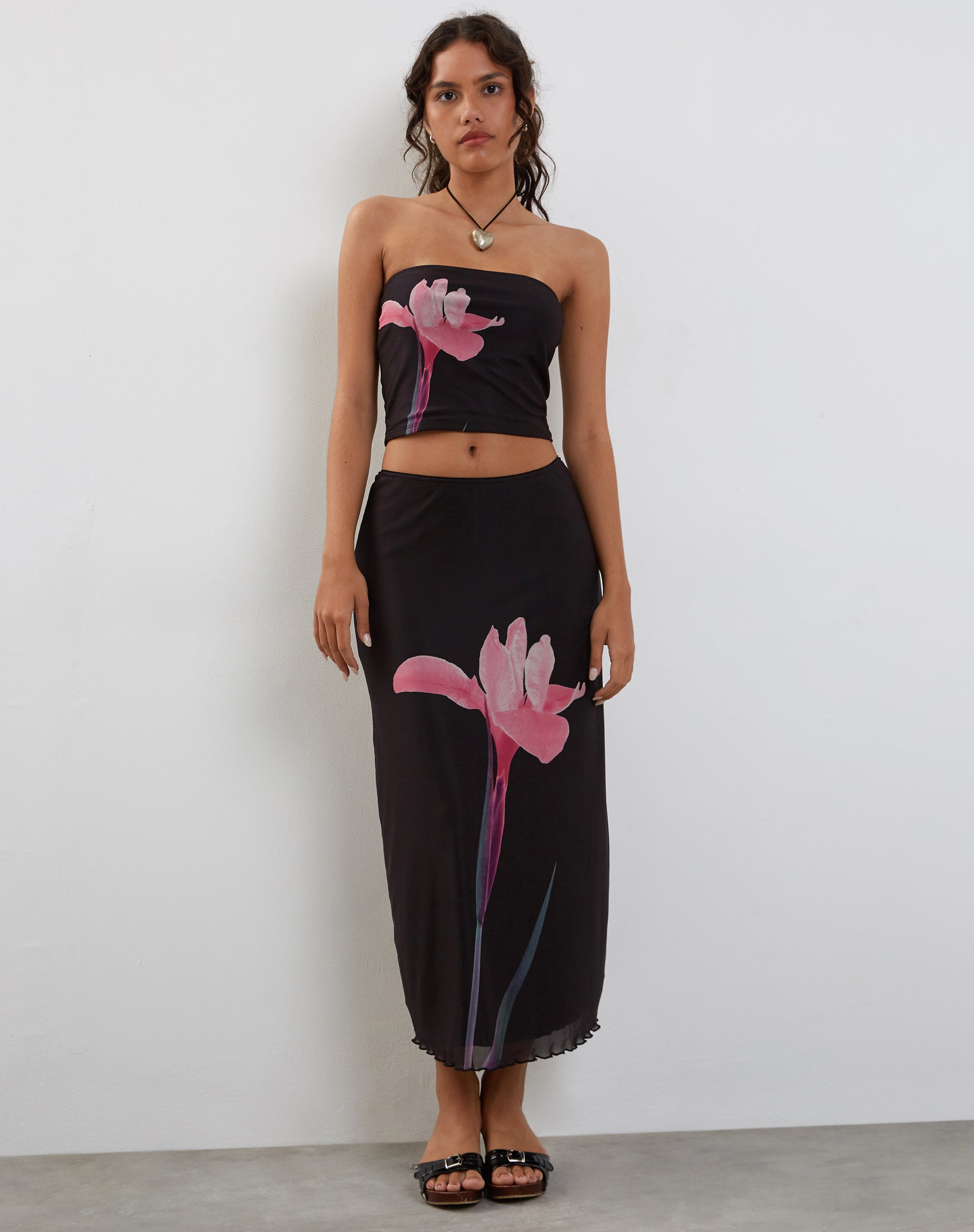 Pink Placement Flower Skirt Lassie | – Midi