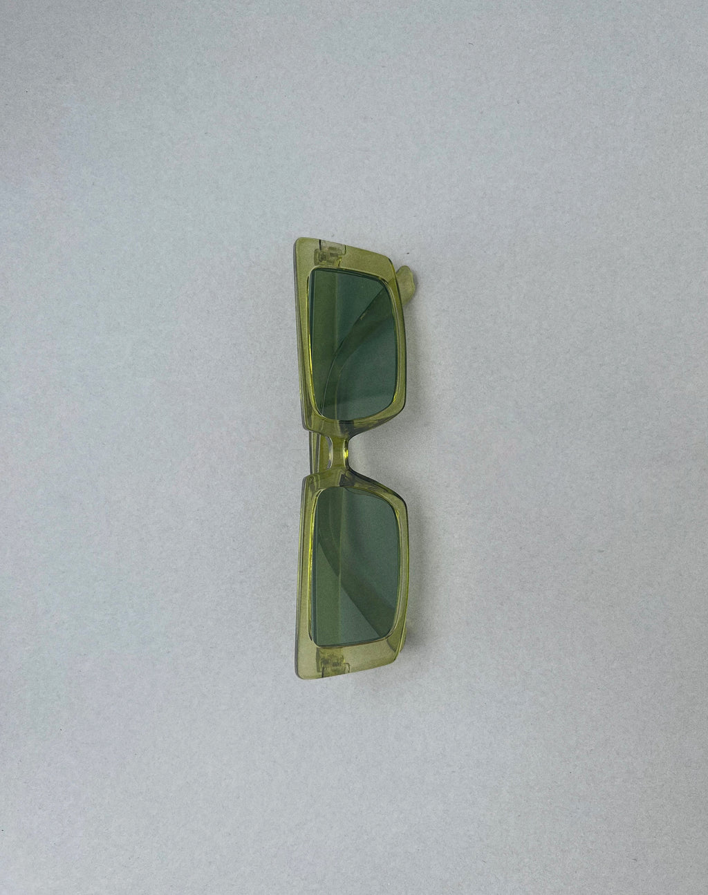 Lelia Rectangle Sunglasses in Green