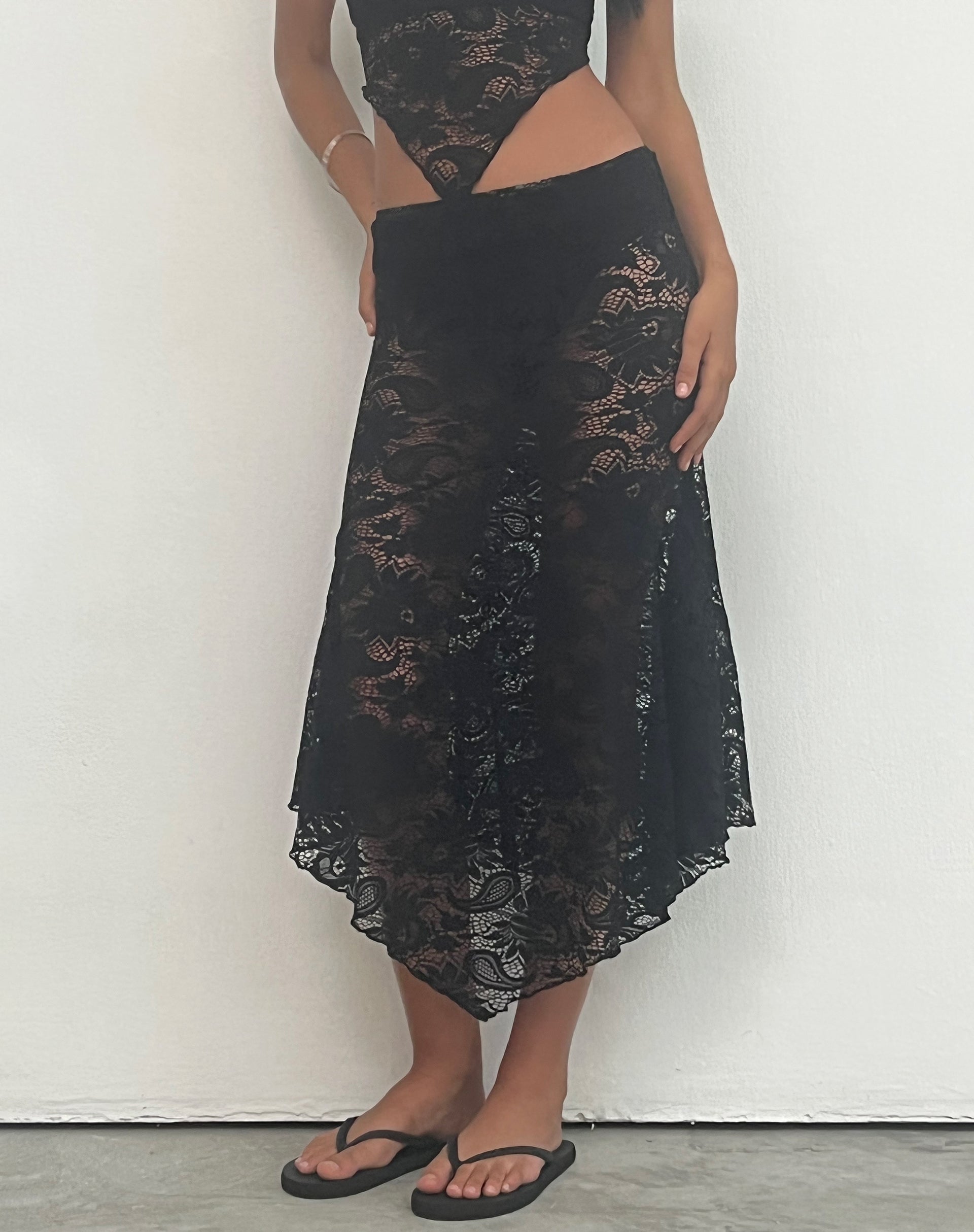 Long black skirt clearance lace