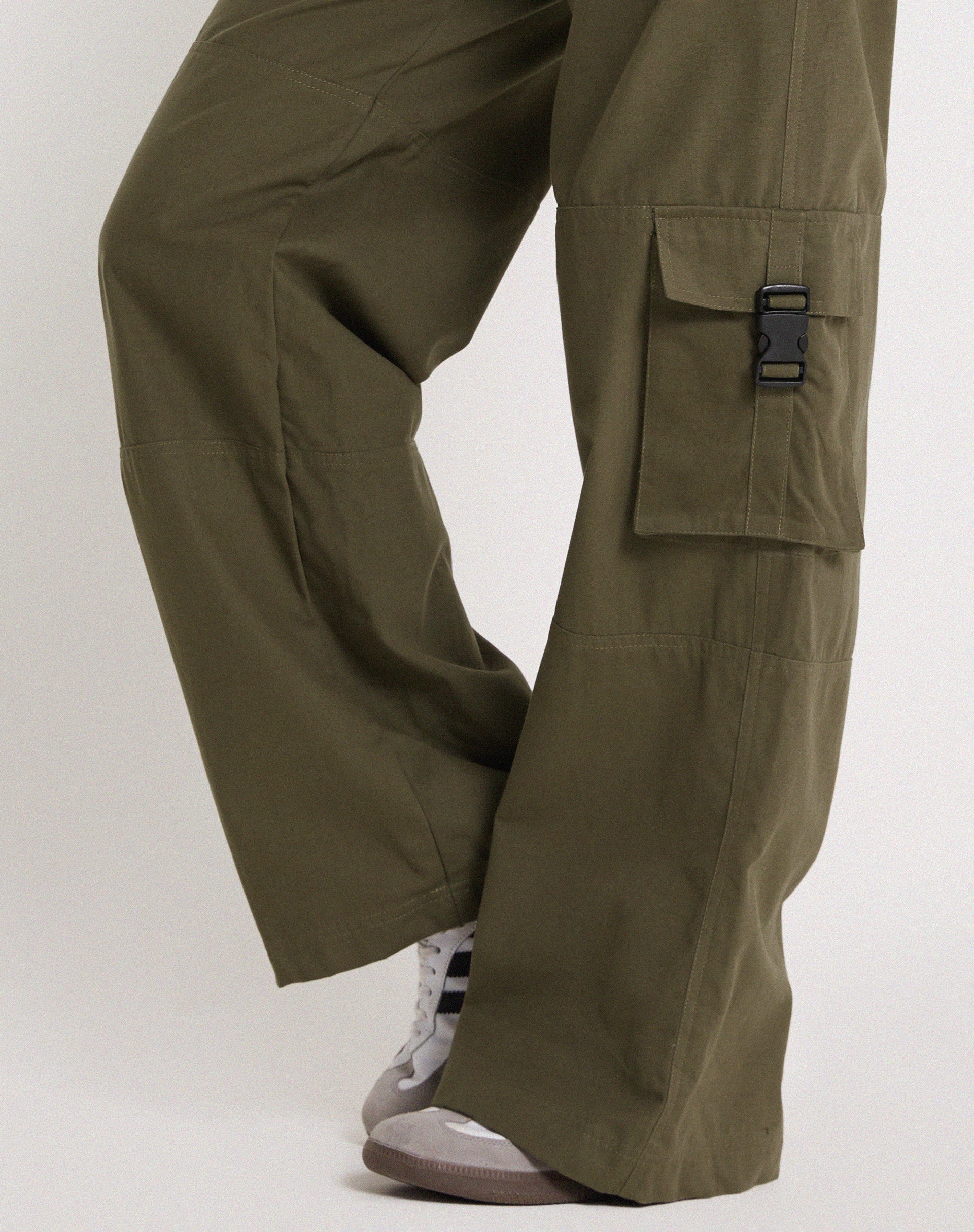 Freddy Low Rise Cargo Trouser in Military Khaki