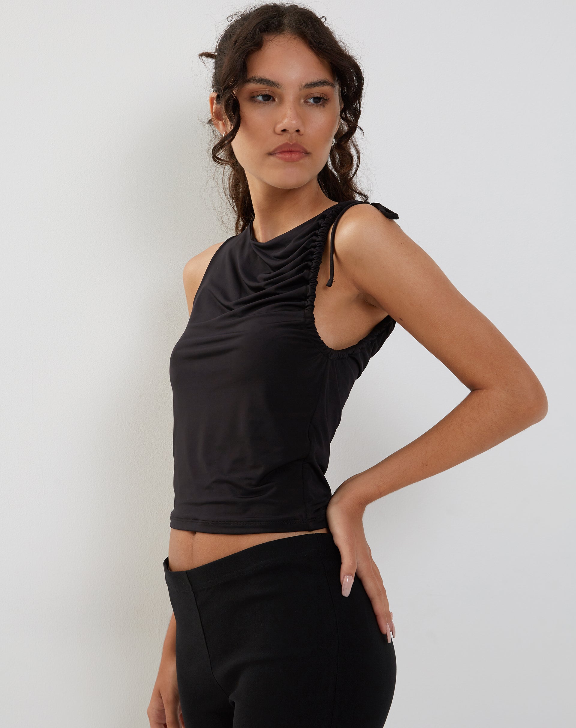 Black Vest Top | Hagne – motelrocks.com