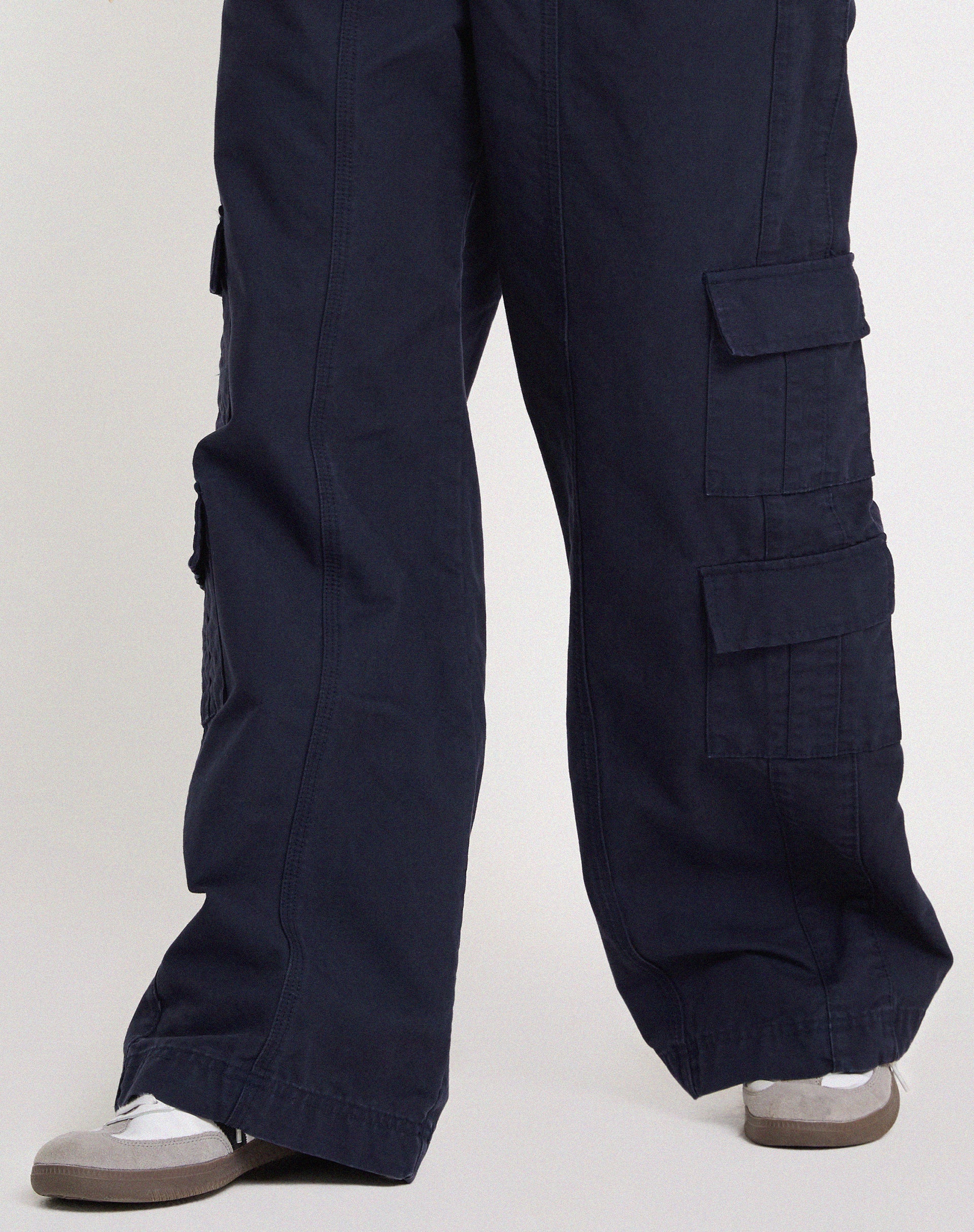 Navy cargo hot sale pants