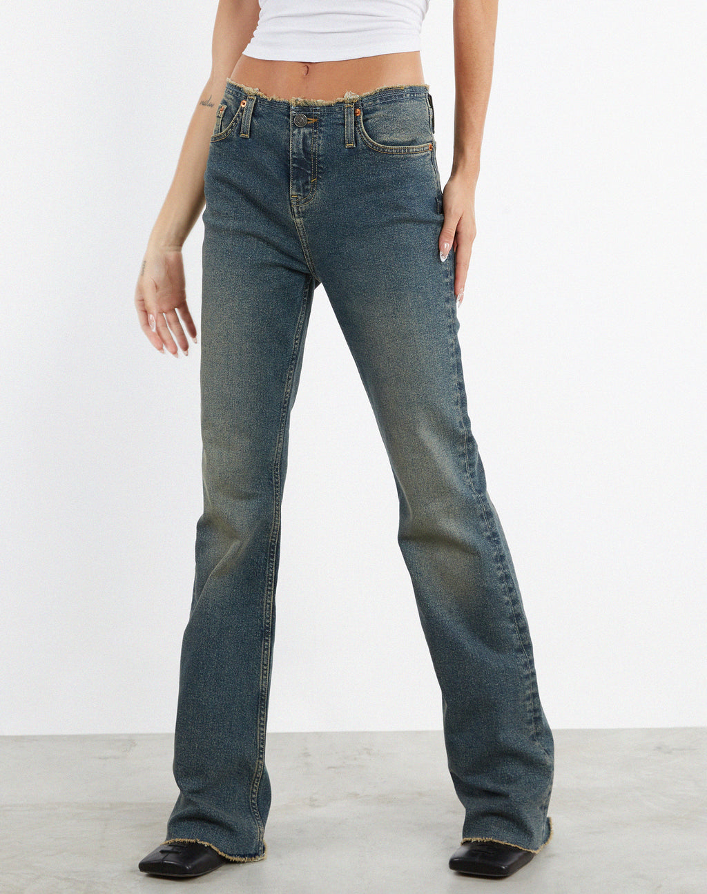 Low Rise Bootleg Jeans in Cord Black
