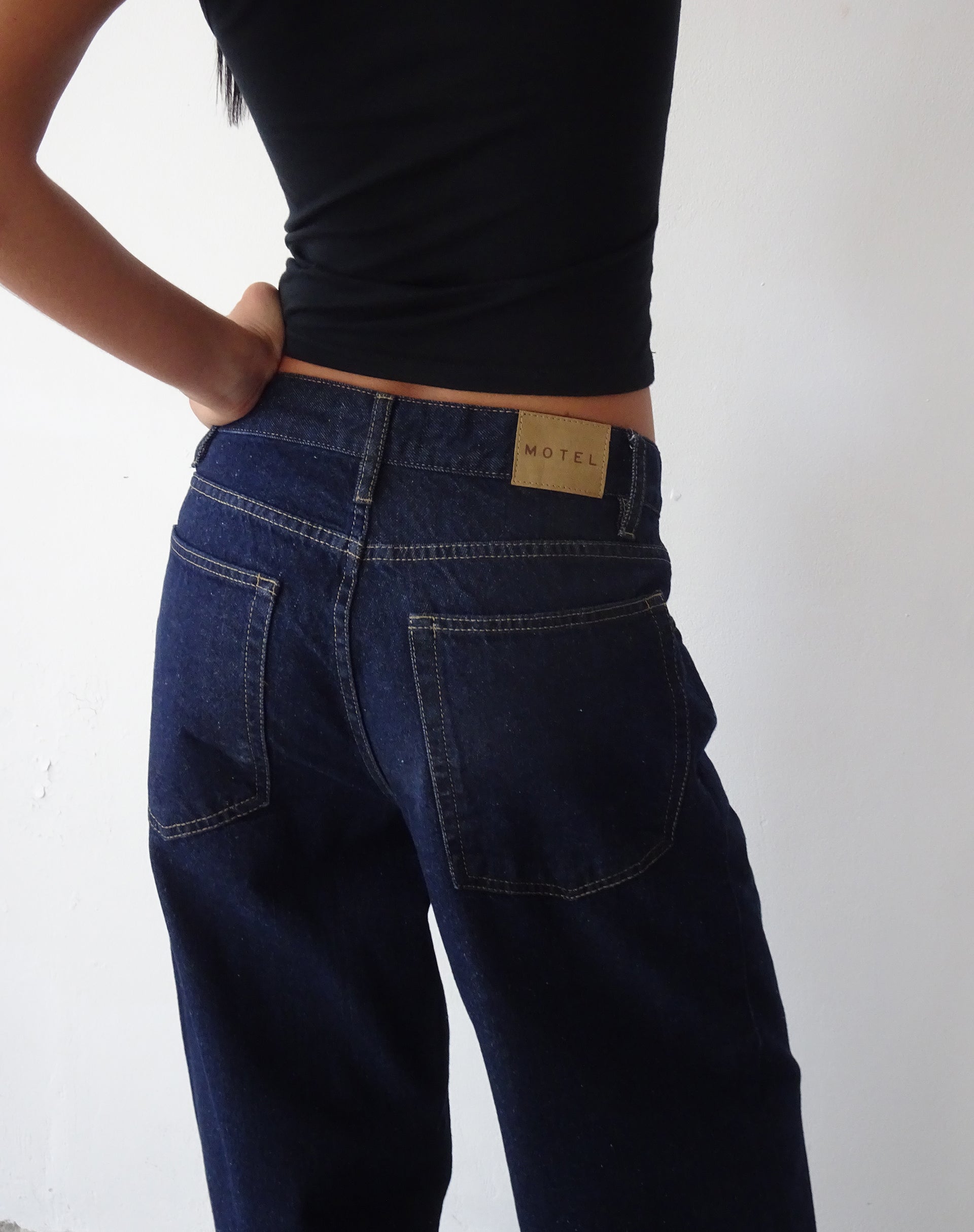 Dark hot sale rinse jeans