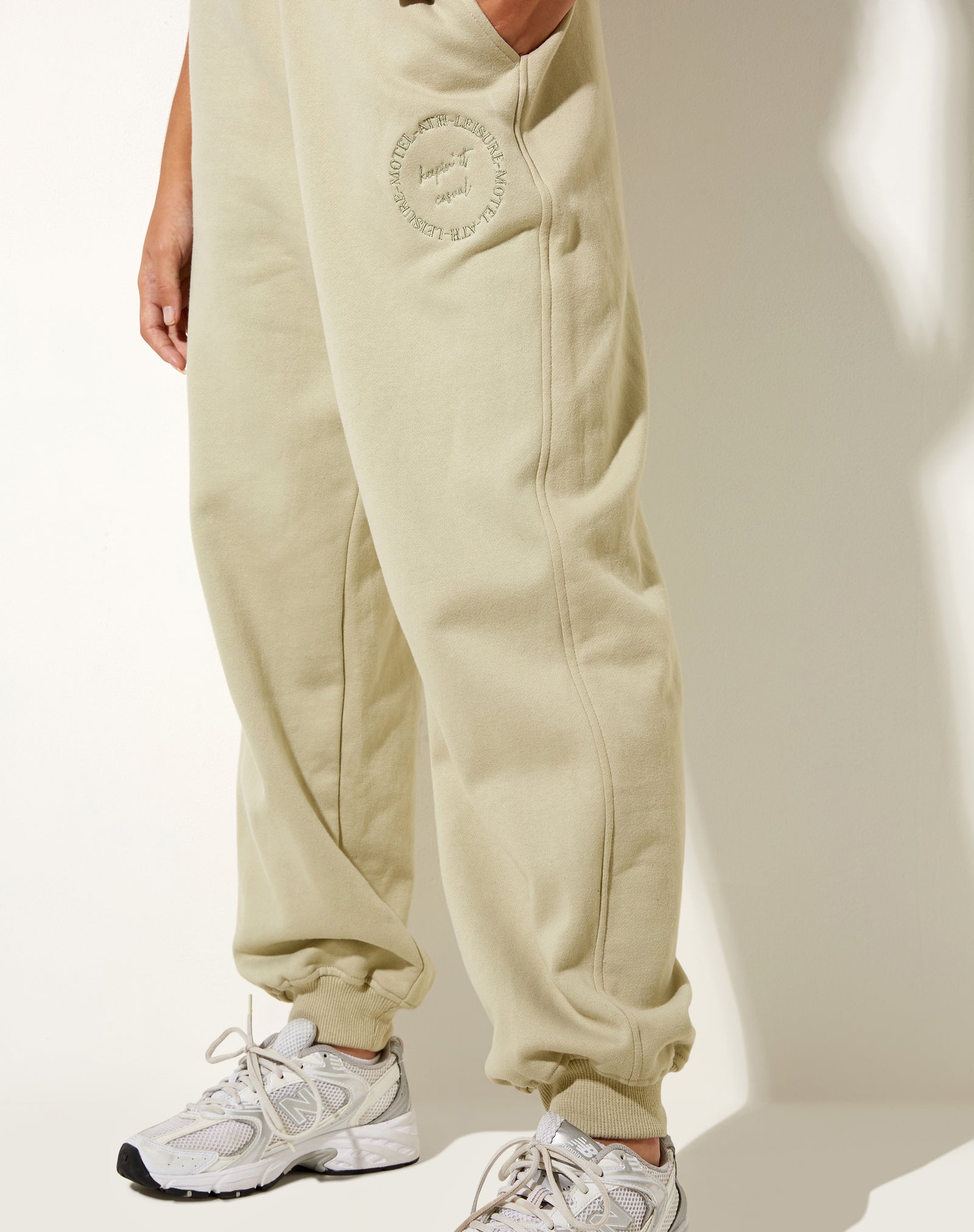 jogger pastel